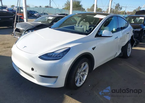 2023 Tesla Model Y Awd/Long Range Dual Motor All-Wheel Drive from USA, damaged, VIN 7SAYGDEE3PA039610